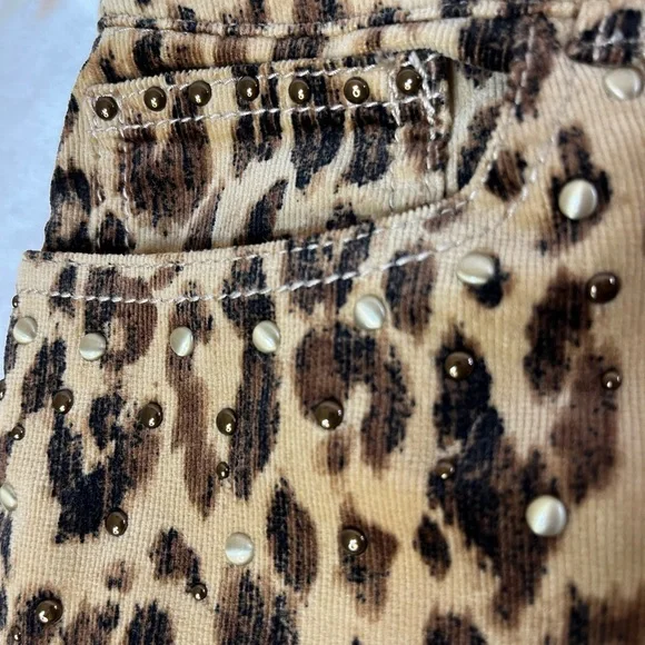 Chicos Size 1 Tall Leopard Print Corduroy Pants with beading on pockets - Picture 4 of 10